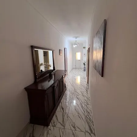 Luxury - Dar Al Shams 01 * 地拉那